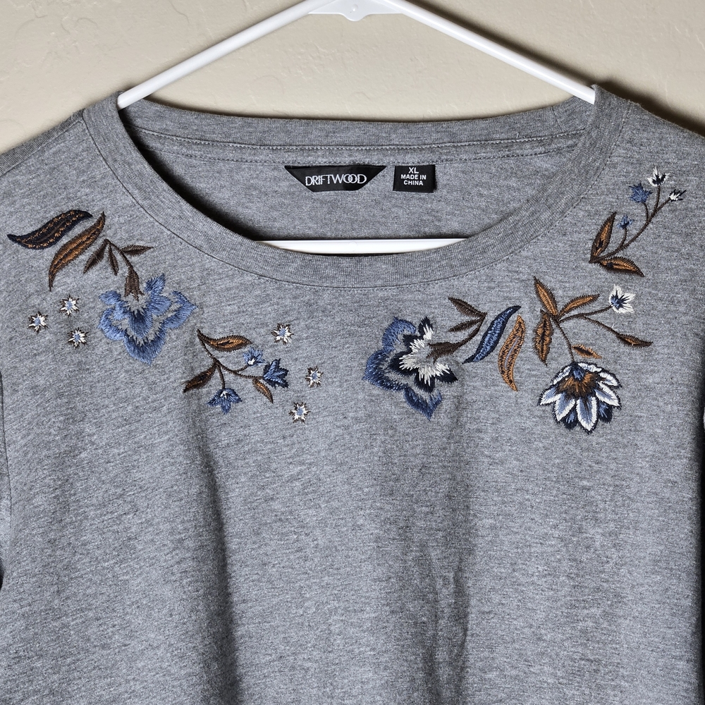 DRIFTWOOD Shirt Size XL Clare Long Sleeve Crew Moody Paisley Floral Embroidered - Picture 3 of 12